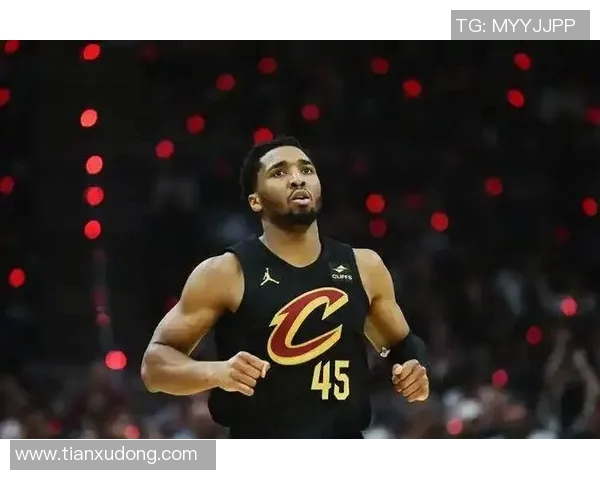 詹姆斯米切尔荣膺月最佳球员状元新秀表现出色获最佳新秀称号 詹姆斯米切尔荣膺月最佳球员状元新秀表现出色获最佳新秀称号